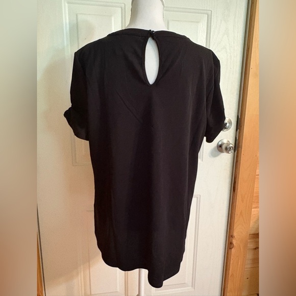 Nel + Lo Black and Gold Cut Out Blouse with Flowing Fabric size 2X - Picture 5 of 14